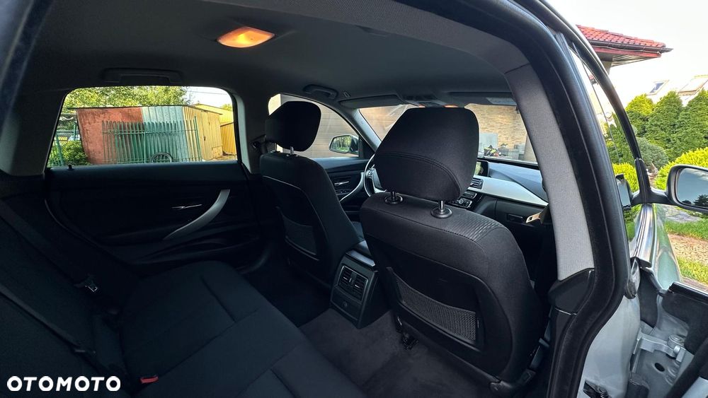 BMW Seria 3 320d Luxury Line - 17