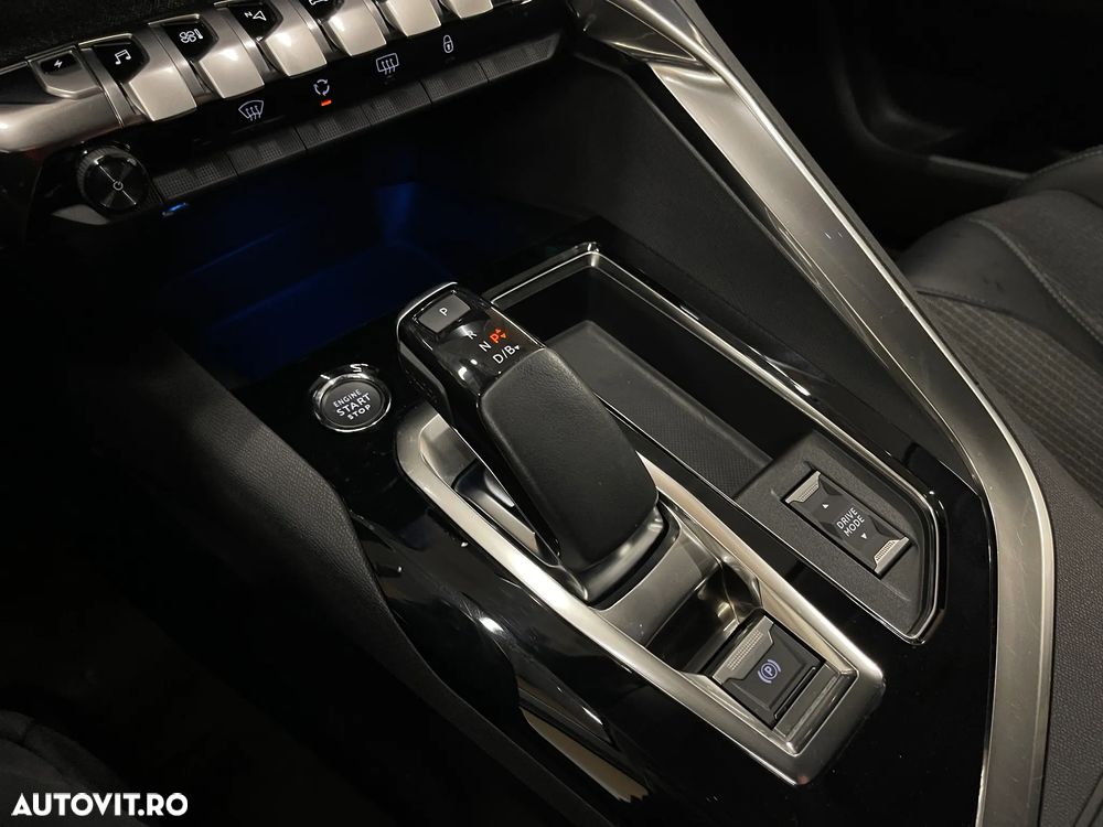 Peugeot 3008 Hybrid 225 e-EAT8 Allure Pack - 25