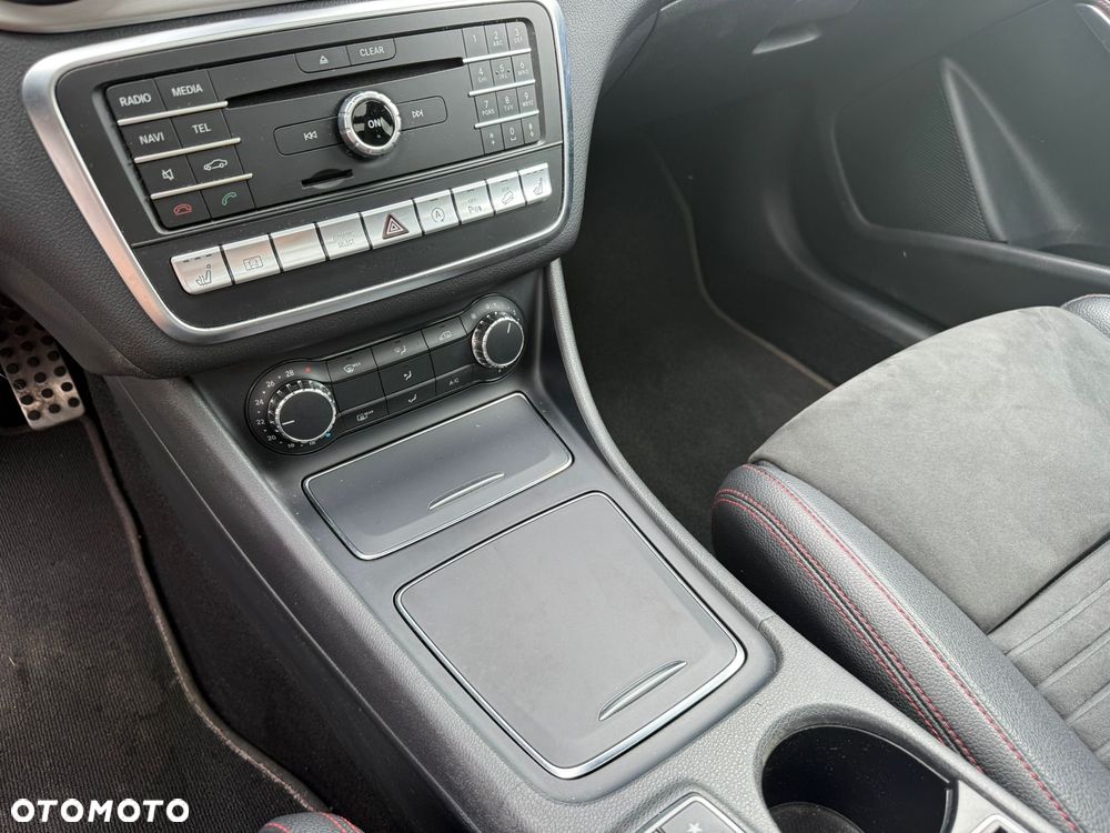 Mercedes-Benz GLA 250 7G-DCT AMG Line - 21