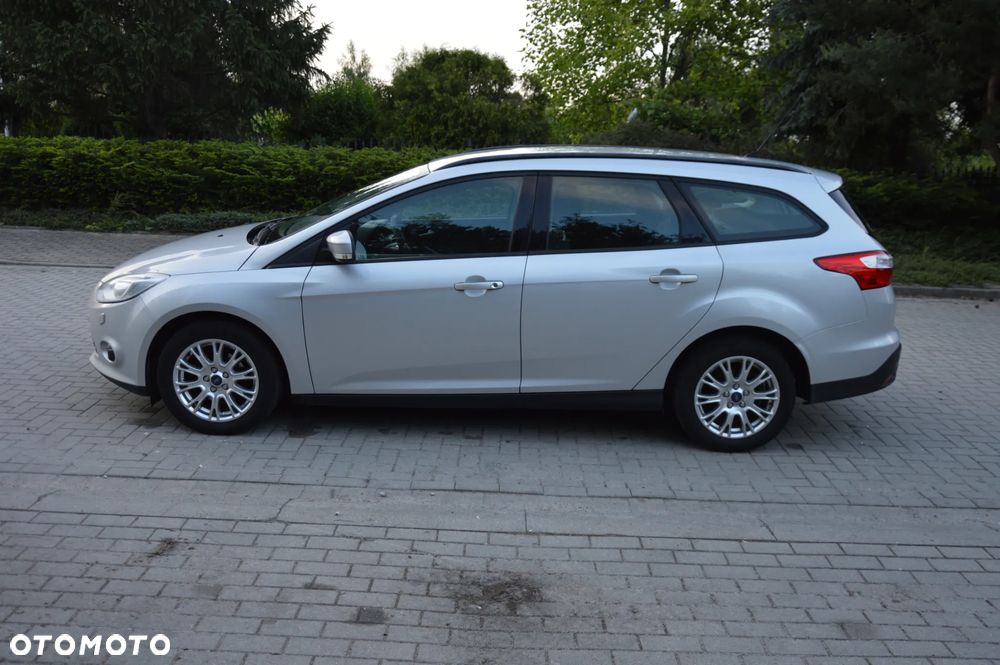 Ford Focus 1.6 TDCi DPF SYNC Edition - 17