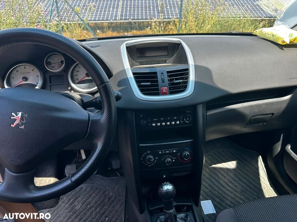 Peugeot 207 1.4HDI Trendy - 6