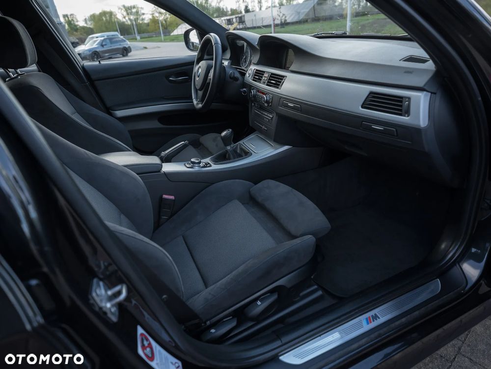 BMW Seria 3 318i Edition Sport - 31