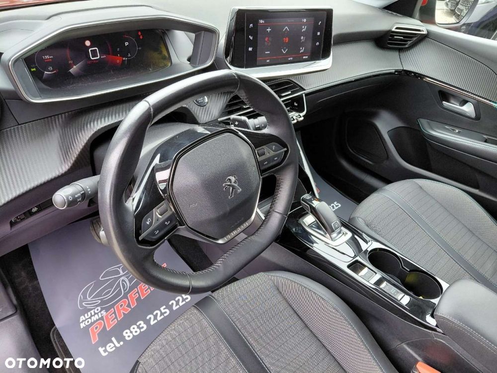 Peugeot 208 - 12