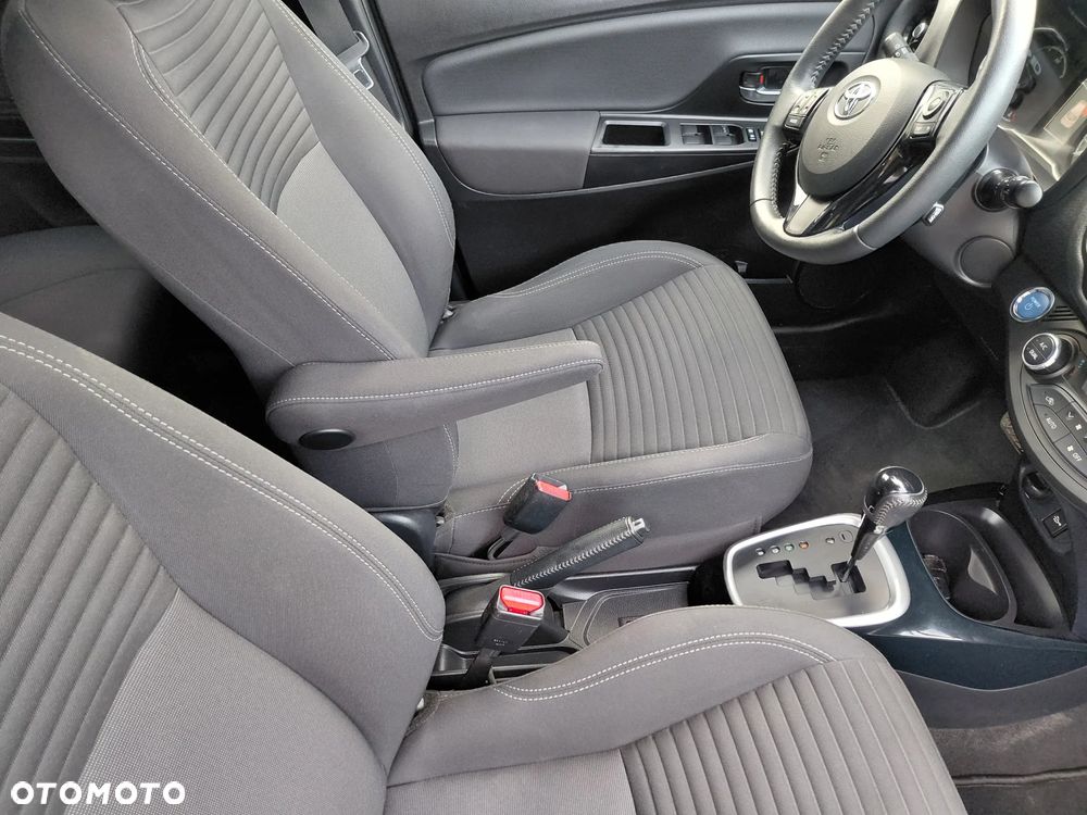 Toyota Yaris Hybrid 100 Premium - 6