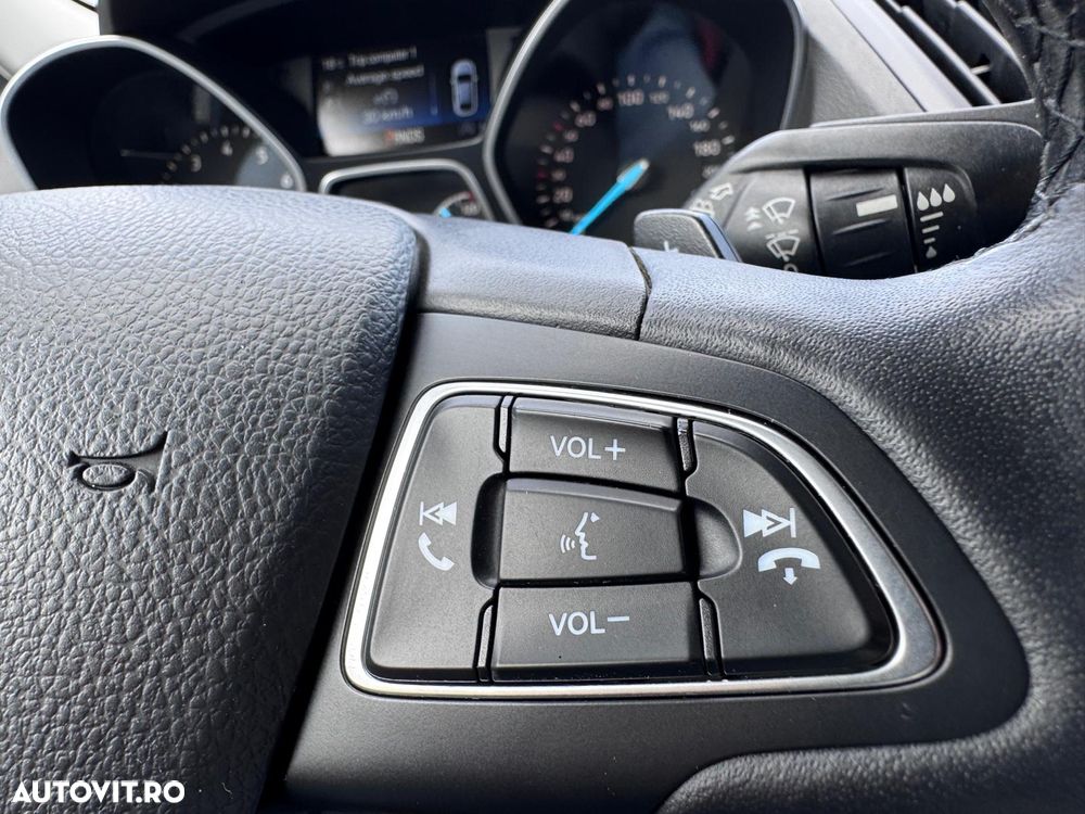 Ford Kuga 1.5 EcoBoost 4x4 Aut. Trend - 24