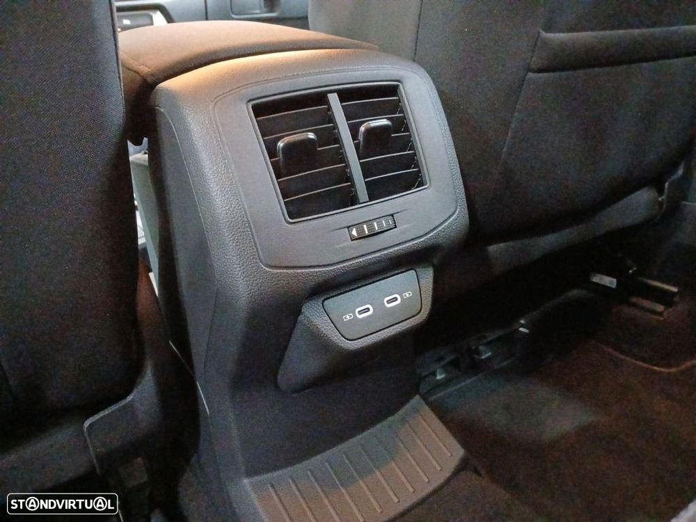 VW T-Roc 2.0 TDI Urban - 36