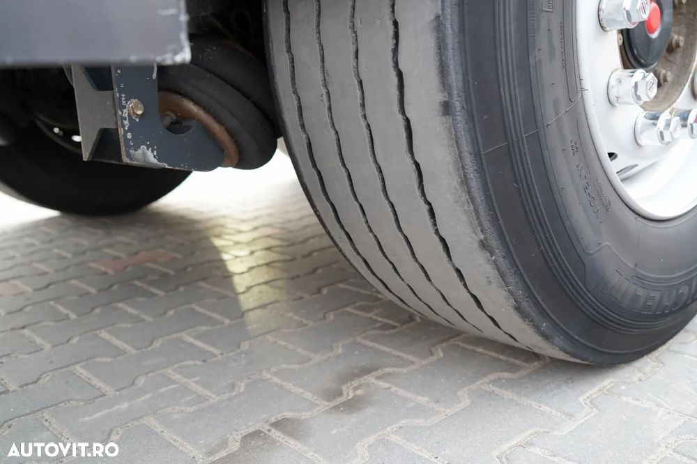 Schwarzmuller CORTINĂ / STANDARD / ACOPERIȘ RIDICAT / AXĂ RIDICATĂ / SAF - 24