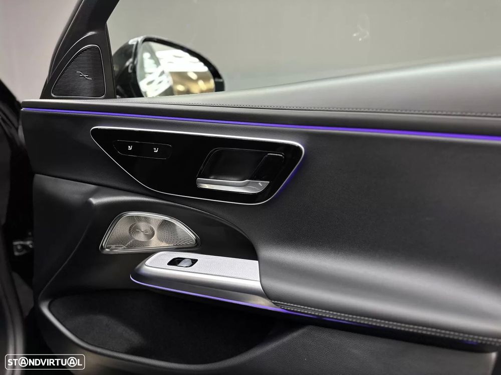 Mercedes-Benz E 300 e Exclusive Line - 26