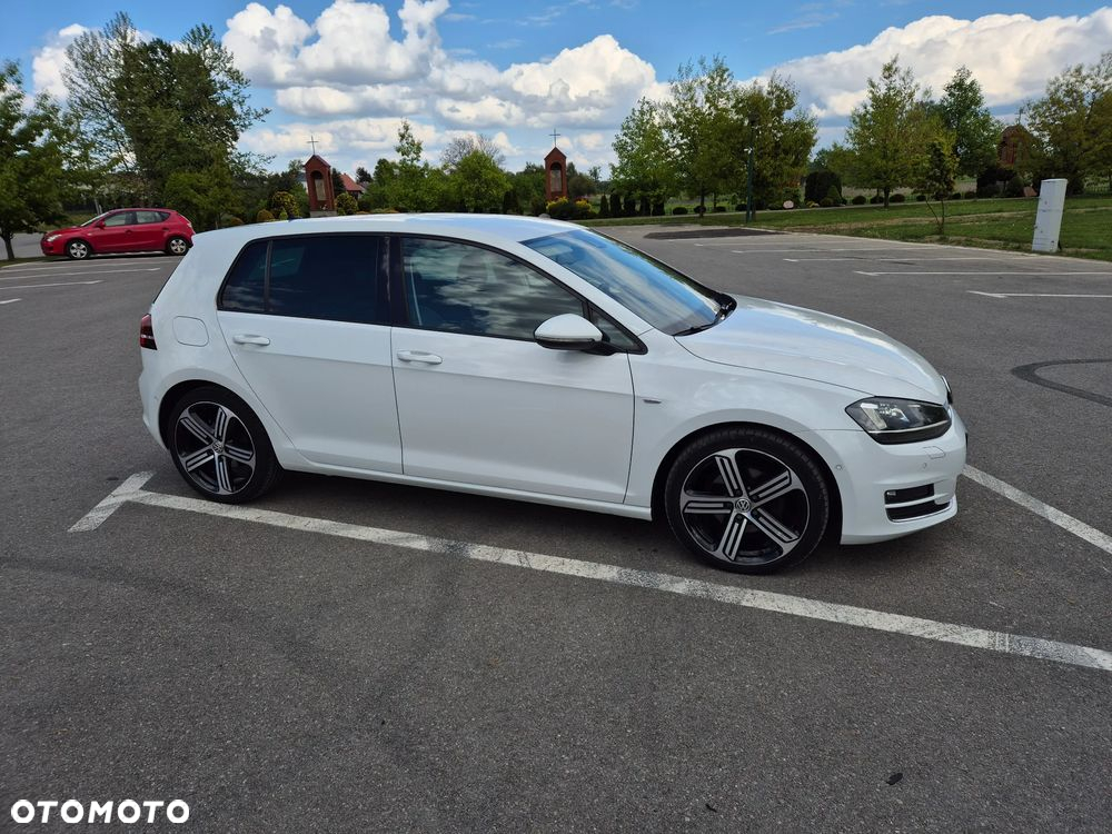 Volkswagen Golf - 5