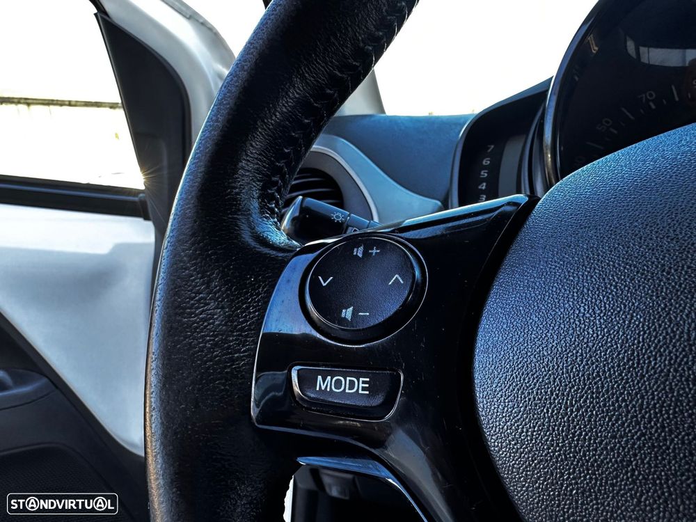 Toyota Aygo 1.0 X-Play Plus+X-Touch - 22