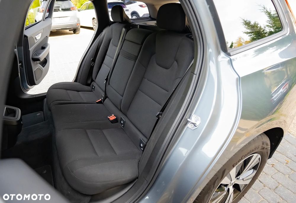 Volvo V60 D3 Drive-E Momentum - 29