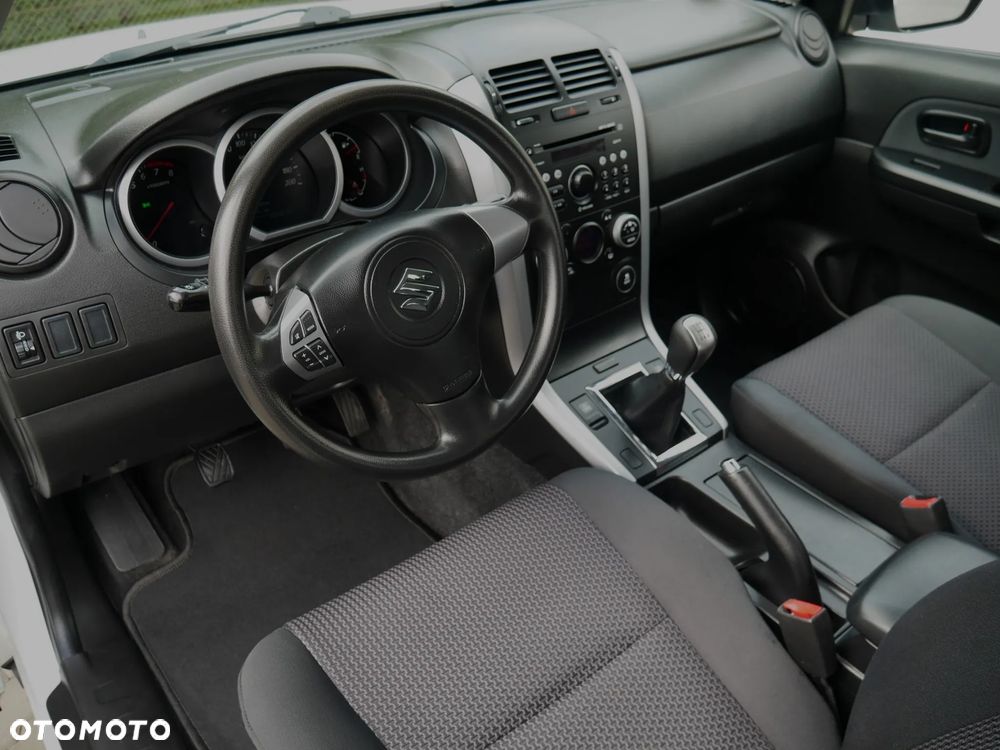 Suzuki Grand Vitara 1.6 Black&White - 20