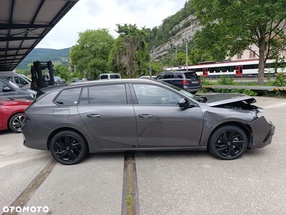 Opel Astra GS - 3