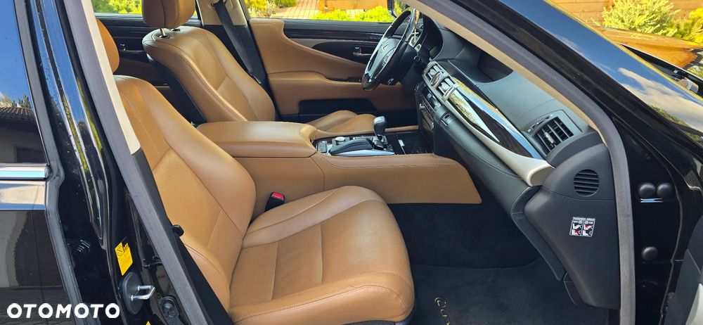 Lexus LS - 11