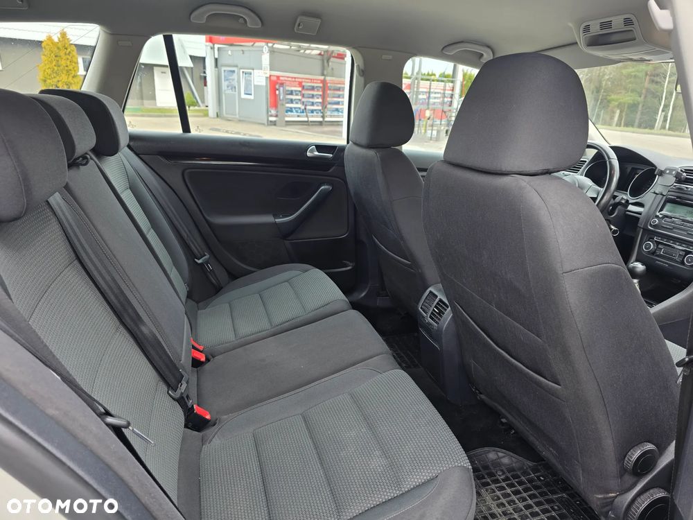 Volkswagen Golf - 11