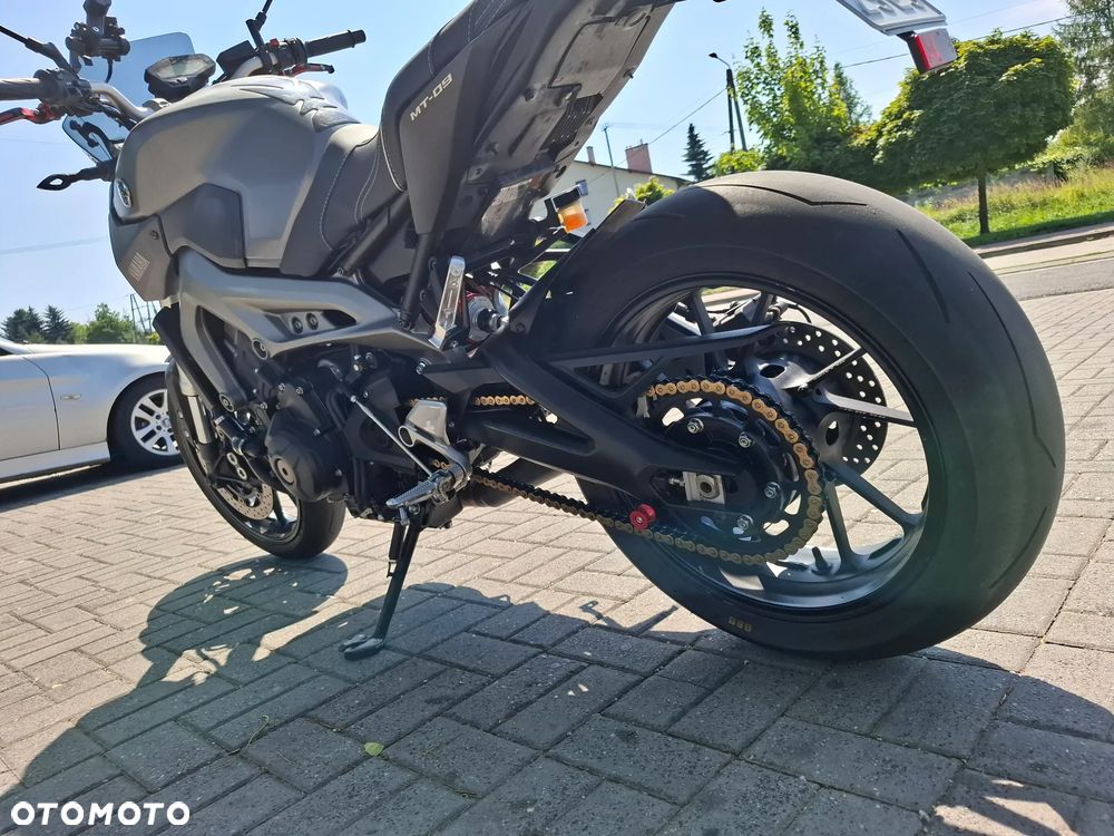 Yamaha MT - 17