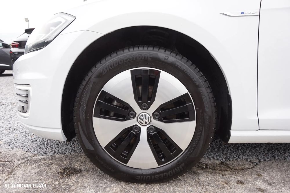 VW e-Golf AC/DC - 13