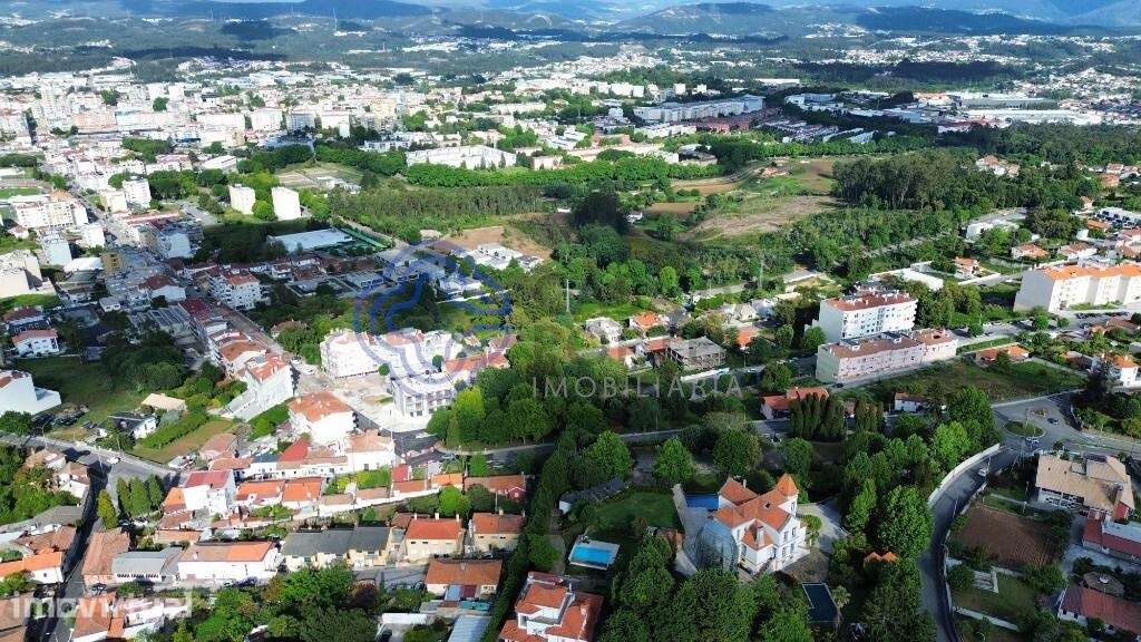 Terreno urbano C/ 551 m2 - Grande imagem: 5/10