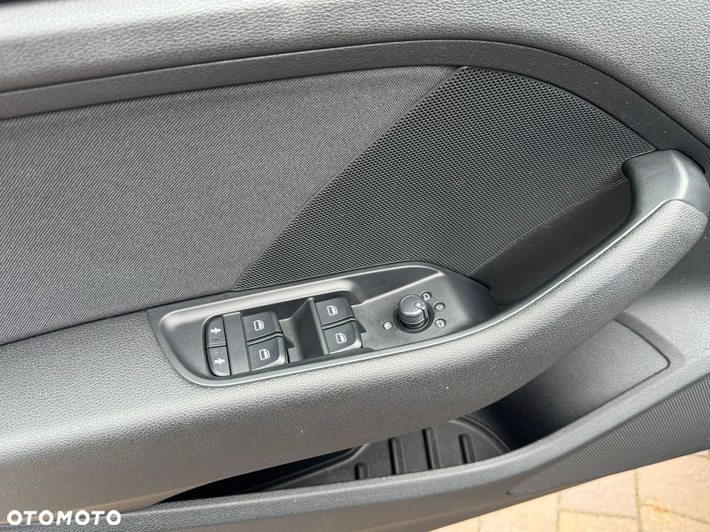 Audi A3 Sportback 2.0 TDI design - 17