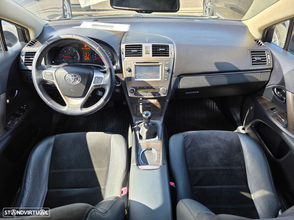 Toyota Avensis Touring Sports 2.0 D-4D Luxury - 9