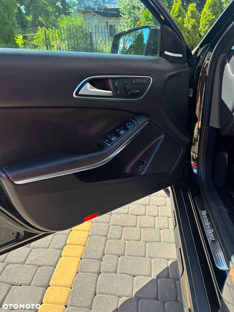 Mercedes-Benz GLA 250 4-Matic - 13