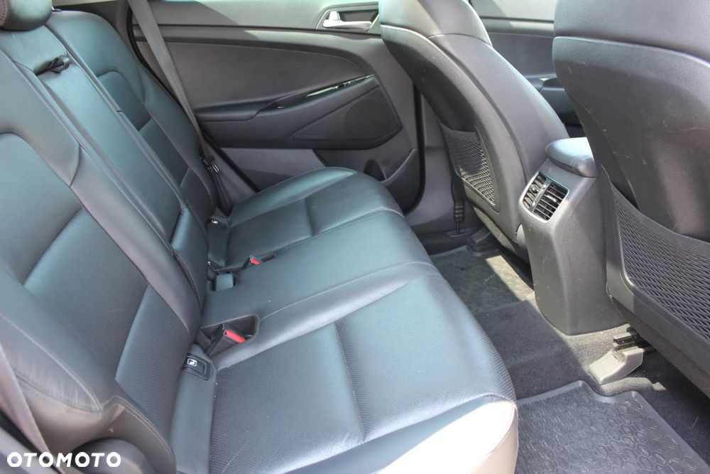 Hyundai Tucson blue 1.7 CRDi 2WD Intro Edition - 10