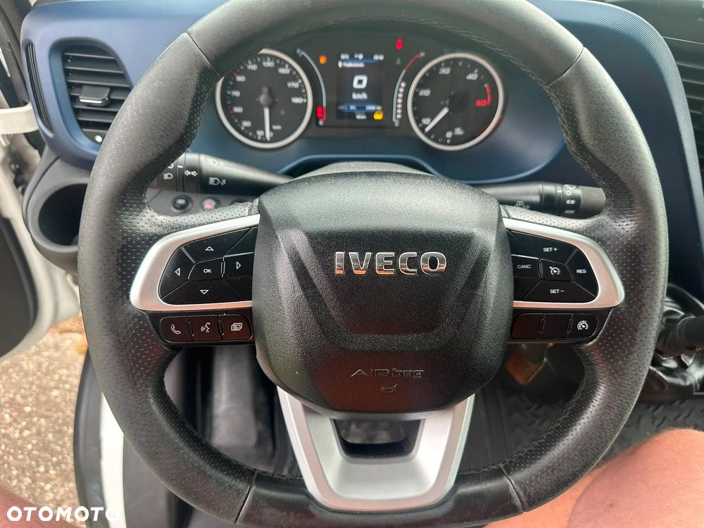 Iveco Daily 35-160 KONTENER+WINDA (udźwig 750kg) 2.3 diesel 156 kM automat 2021 DRZWI W KONTENERZE Z OBU STRON, WEBASTO, KAMERA COFANIA, GOTOWY DO PRACY! - 23
