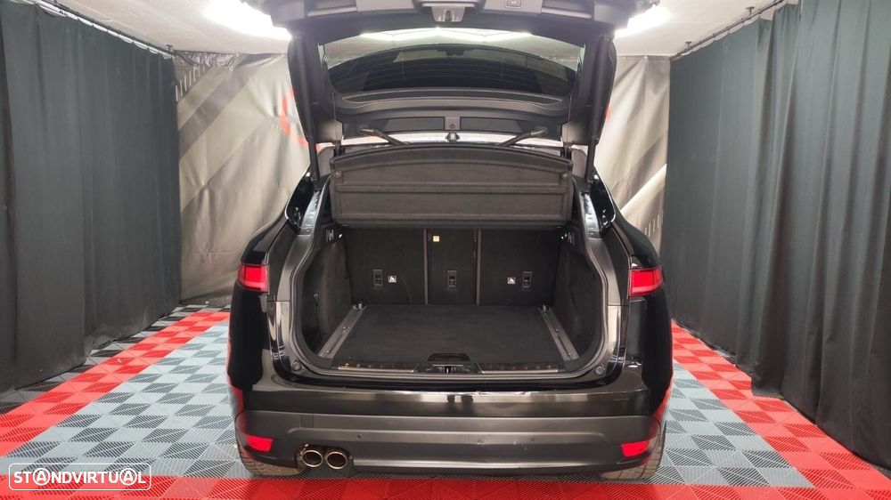 Jaguar F-Pace 2.0 i4D Portfolio AWD Aut. - 8