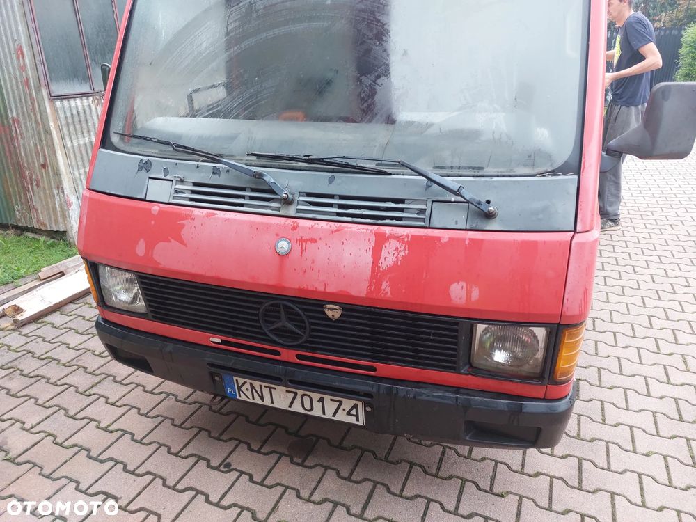 Mercedes-Benz MB100 - 2