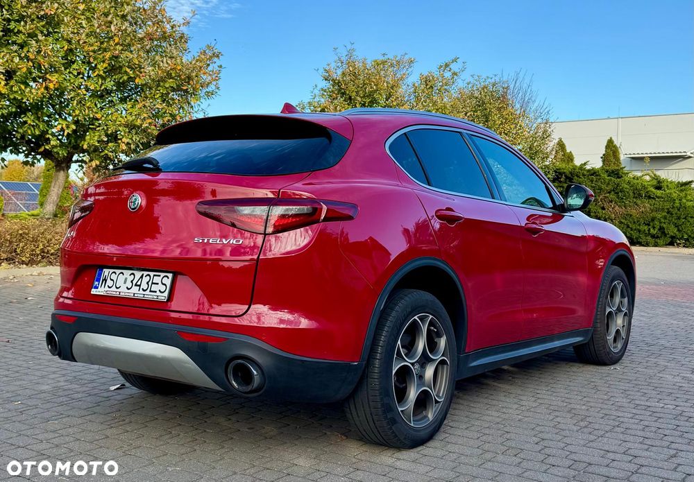 Alfa Romeo Stelvio 2.0 Turbo 16V AT8-Q4 Ti - 6
