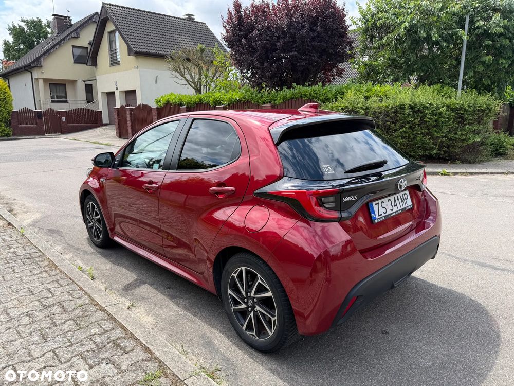 Toyota Yaris Hybrid 100 Active - 19