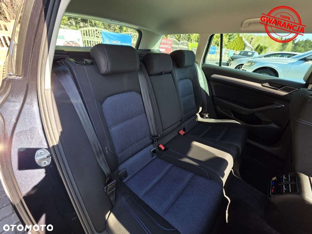 Volkswagen Passat Variant - 23