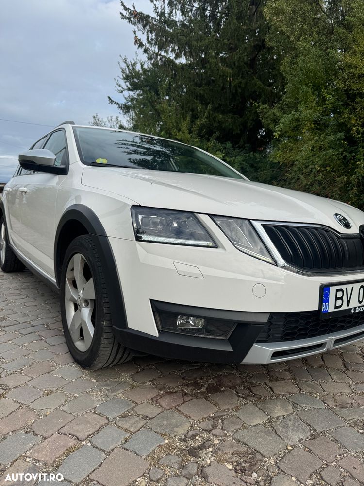 Skoda Octavia Combi Diesel 2.0 TDI 4X4 DSG Scout - 24