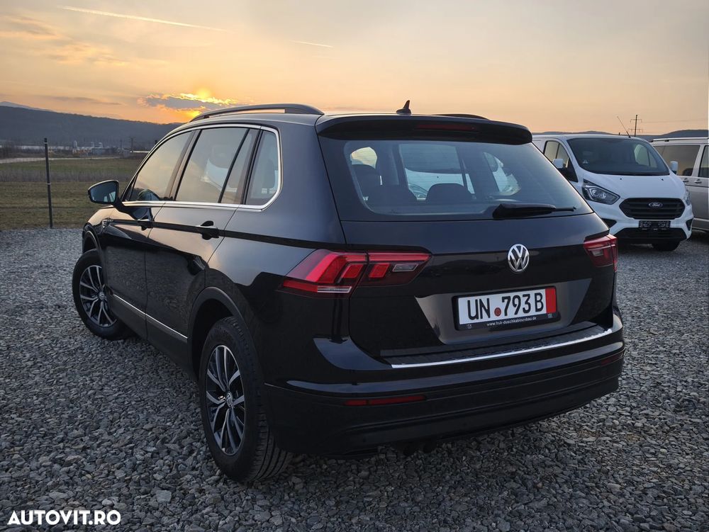 Volkswagen Tiguan 2.0 TDI SCR 4MOTION (BlueMotion Techn.) DSG Comfortline - 11