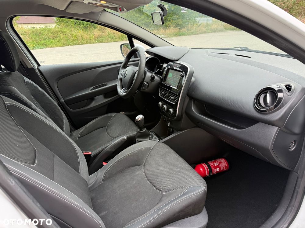 Renault Clio - 11