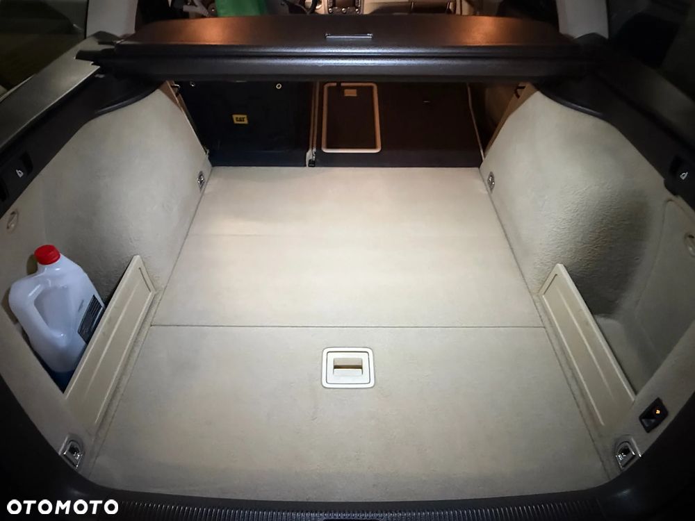 Volkswagen Passat Variant 2.0 TDI DSG BlueMotion Technology Highline - 19