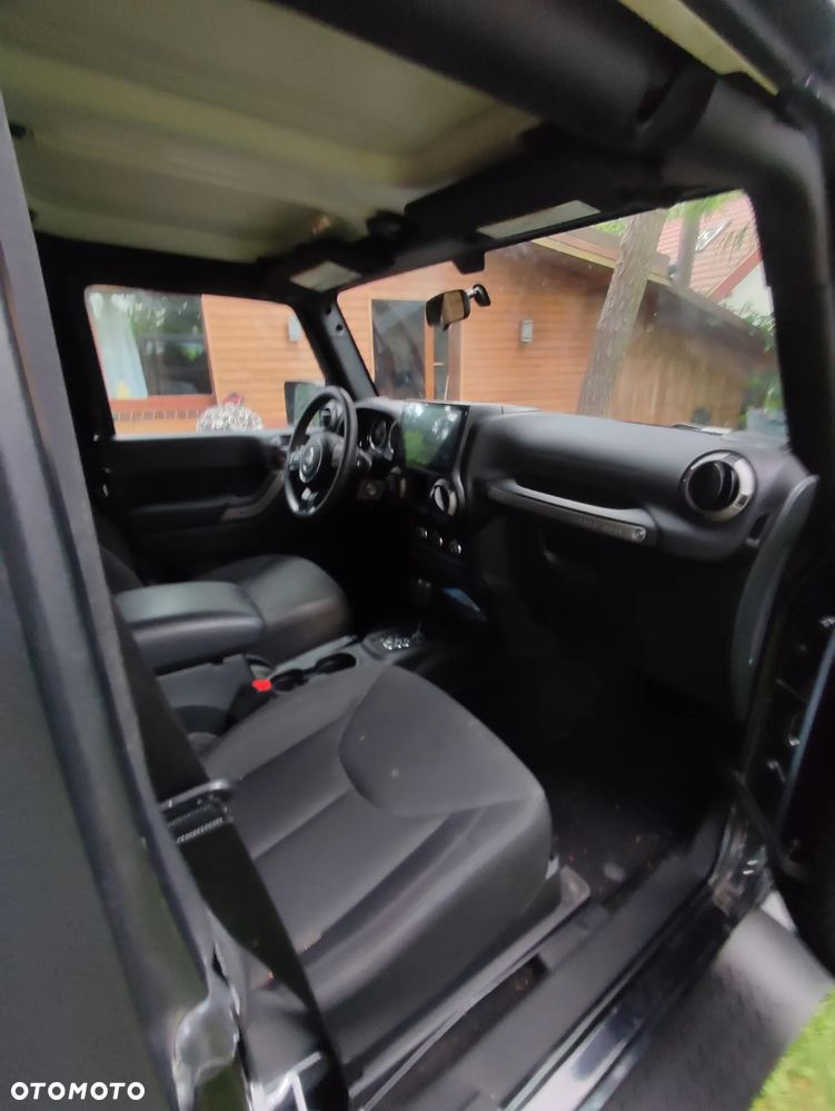 Jeep Wrangler - 5