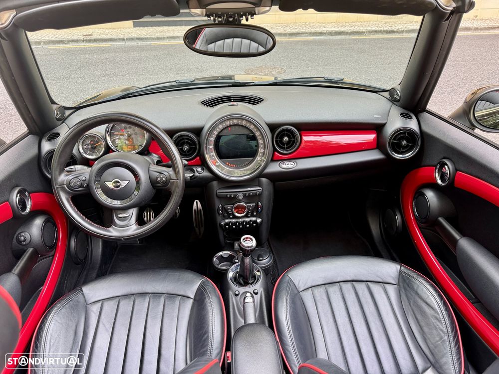 MINI Cabrio John Cooper Works - 11