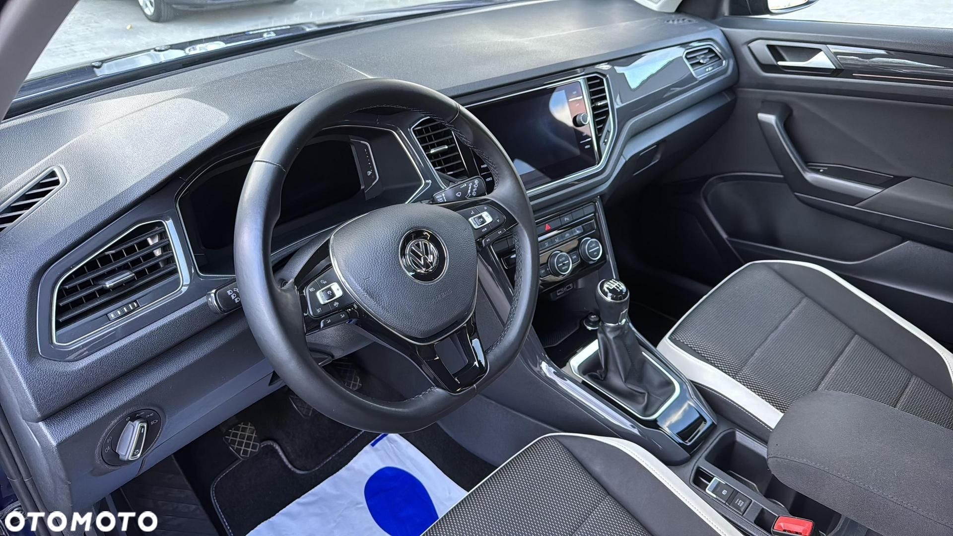 Volkswagen T-Roc 1.5 TSI ACT Premium - 11