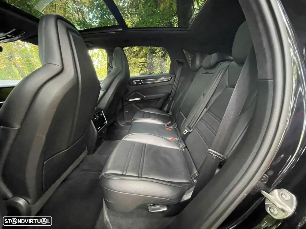 Porsche Cayenne - 18