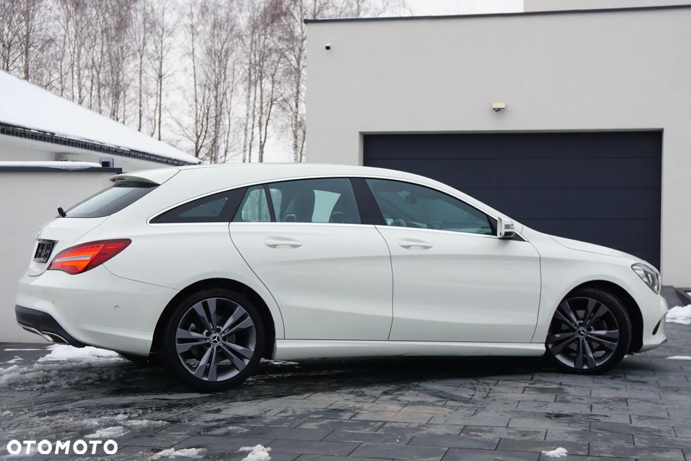 Mercedes-Benz CLA 180 7G-DCT UrbanStyle Edition - 16