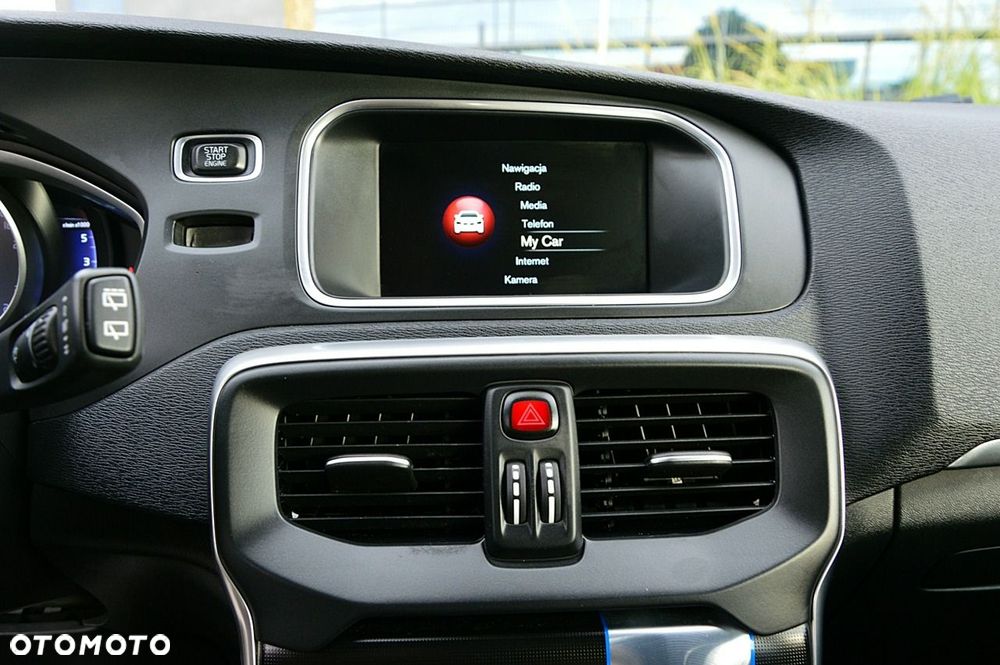 Volvo V40 D2 Drive-E R-Design Kinetic - 39