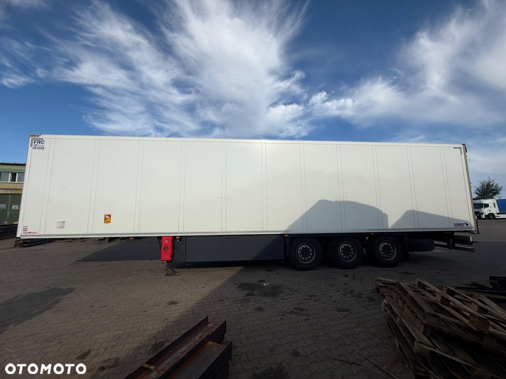 Schmitz Cargobull carrier 1550 - 3