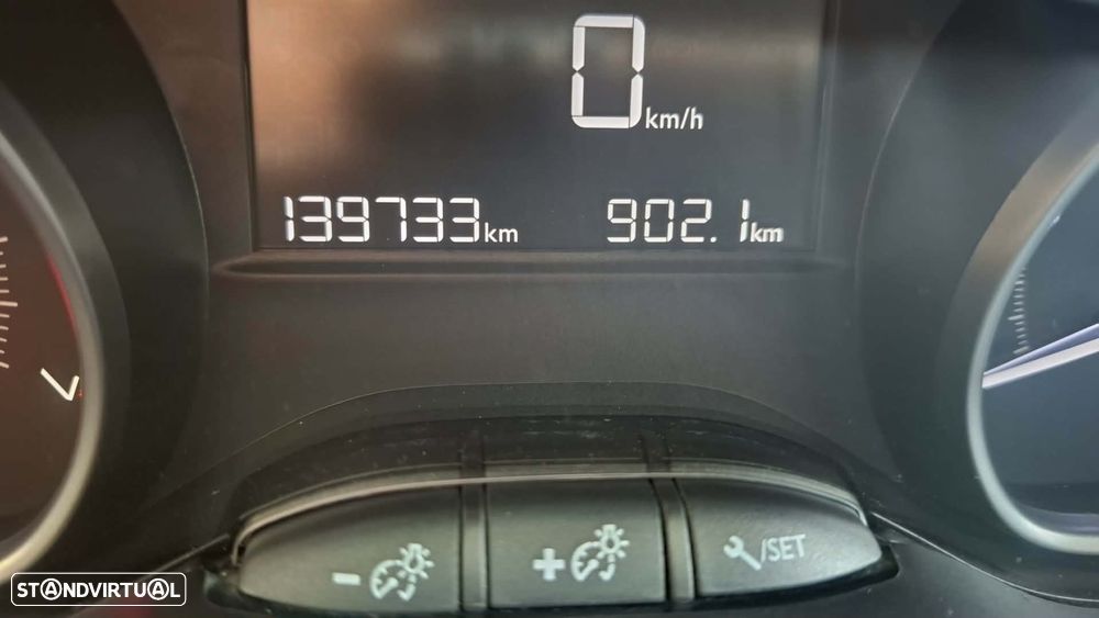 Peugeot 208 1.2 PureTech Style - 10