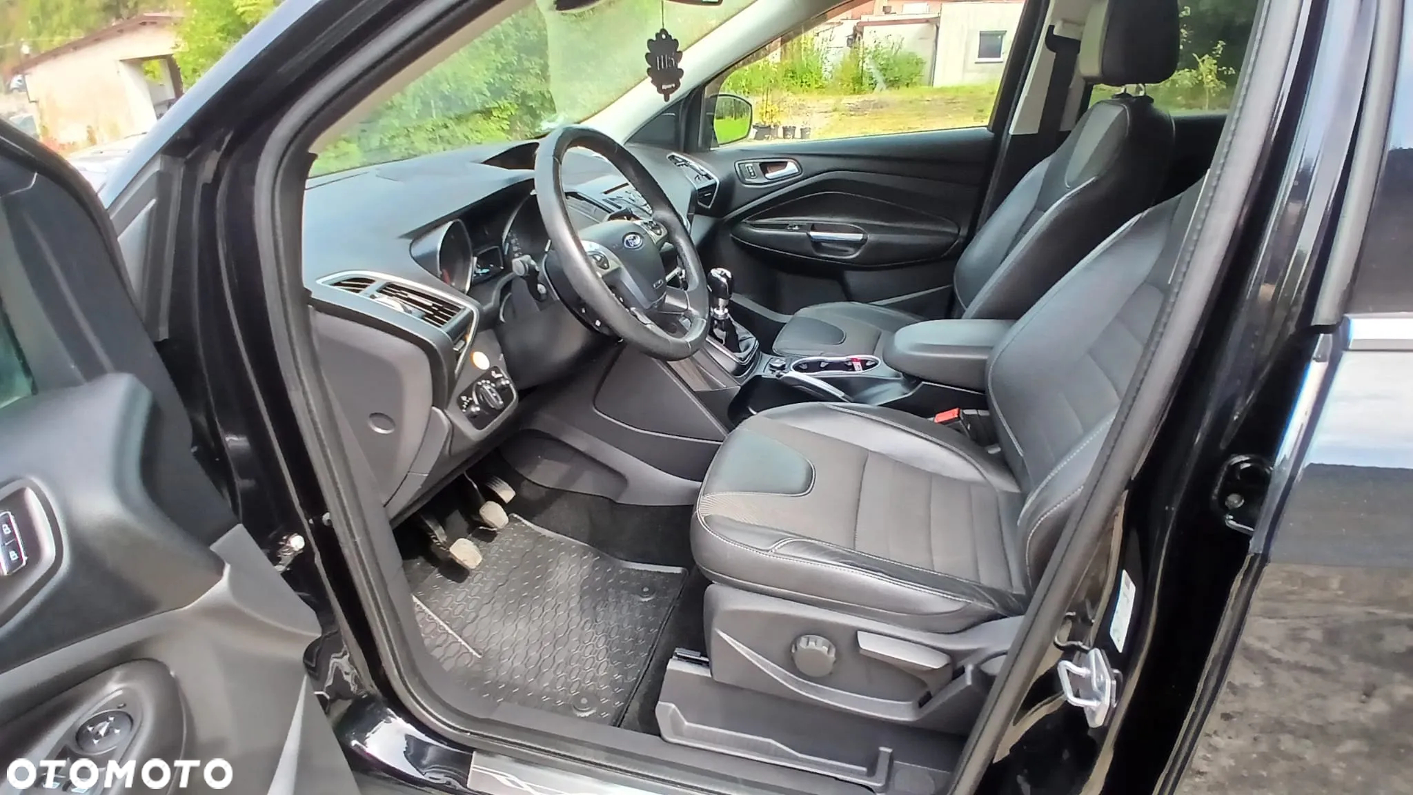 Ford Kuga 2.0 TDCi 2x4 Titanium - 11