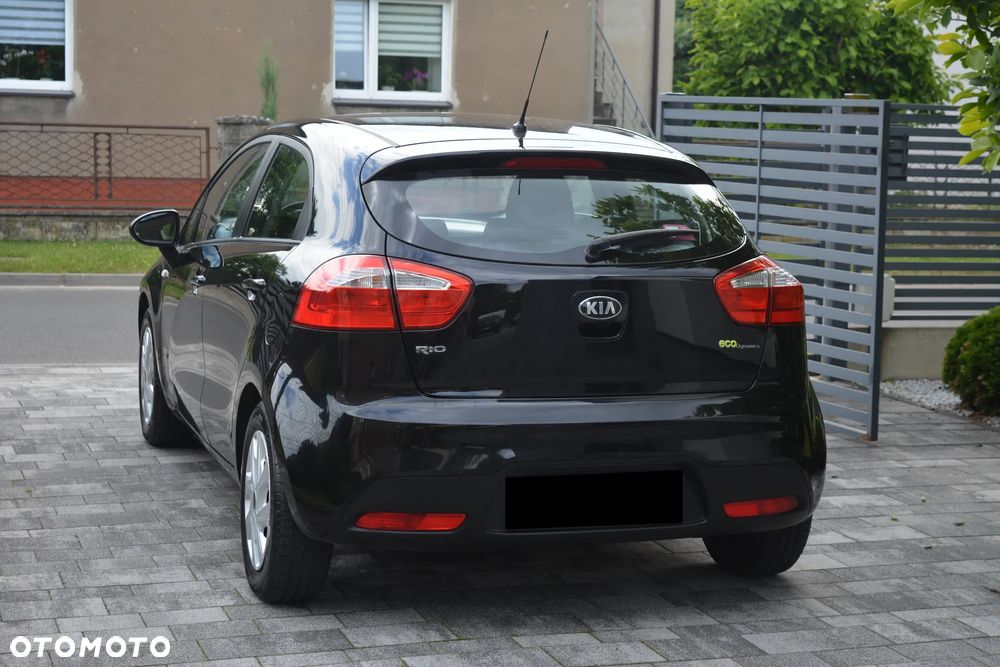 Kia Rio 1.2 Dream Team Edition - 28