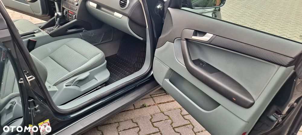 Audi A3 Sportback 2.0 FSI tiptronic Ambiente - 30