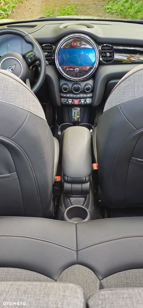 MINI Cooper Cabrio - 11