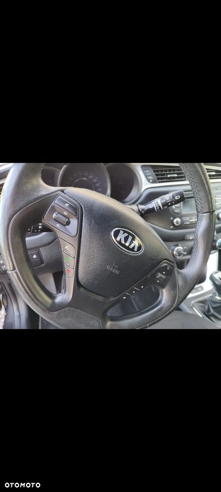 Kia Ceed - 9