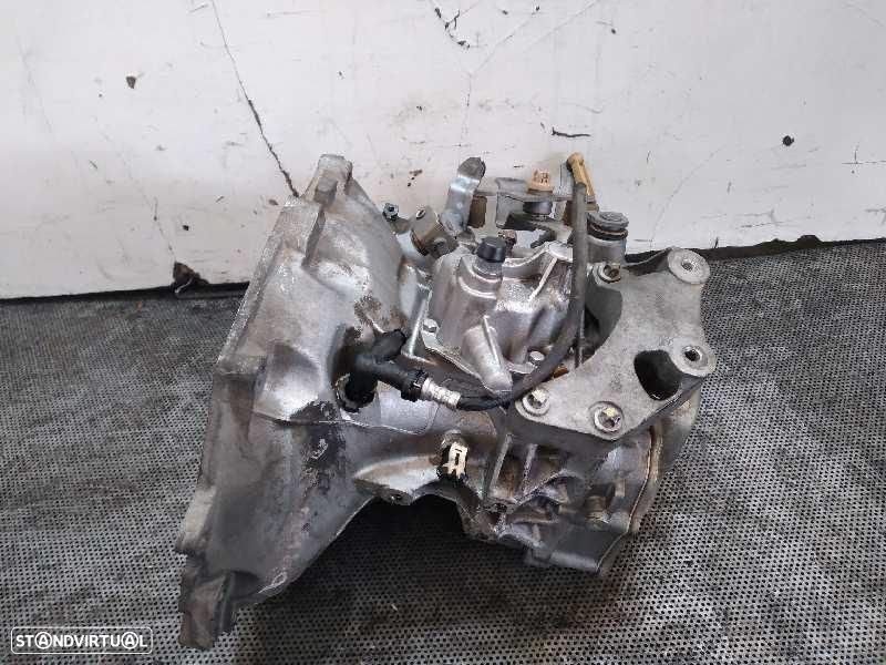 CAIXA DE VELOCIDADES OPEL CORSA D - 1
